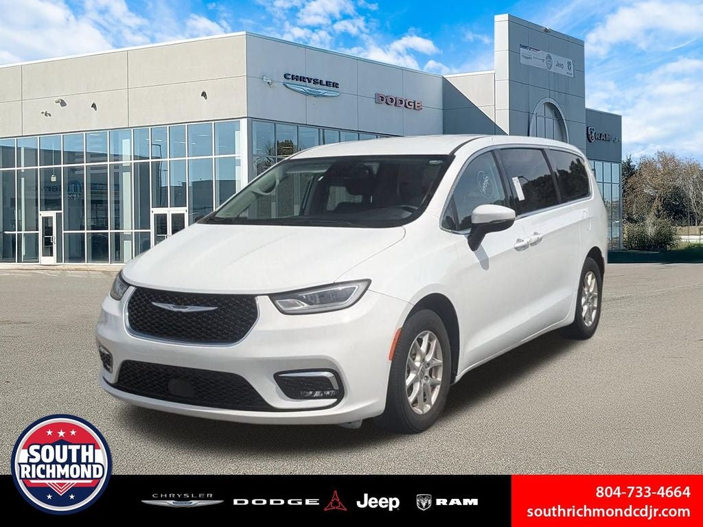 2023 Chrysler Pacifica Touring L in Bright White Clearcoat — front three-quarter view